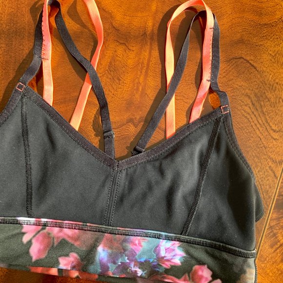 Lululemon Spring Has Sprung Bra- Size 6 - Picture 3 of 5